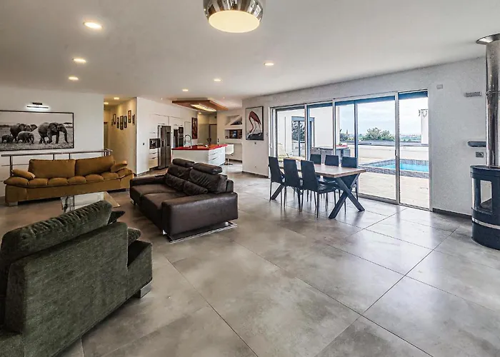 Nice Home In Portiragnes