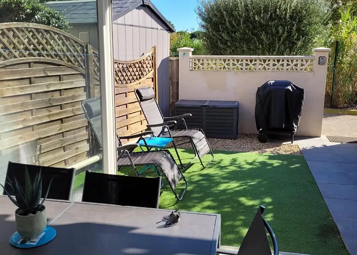 Villa Côte d'Azur: Private Oasis with Pool Near Beach
